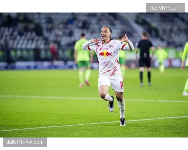 顶级球星转会传闻再起，欧洲豪门争夺战一触即发