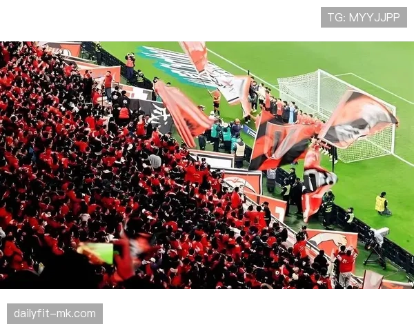 谢菲联主场布拉莫巷球场焕然一新,新赛季表现引球迷热切期待 谢菲联主场布拉莫巷球场焕然一新,新赛季表现引球迷热切期待