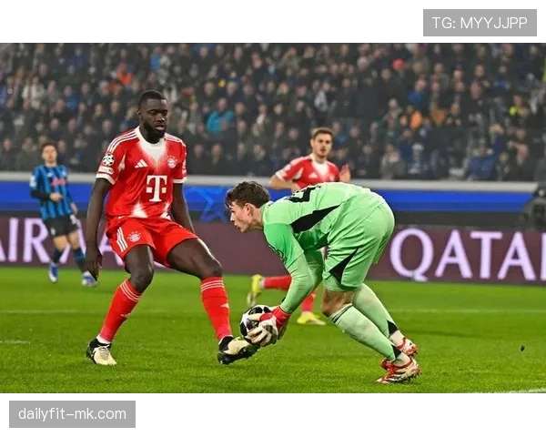 面对拜仁进攻群：乌加特的拦截与覆盖表现